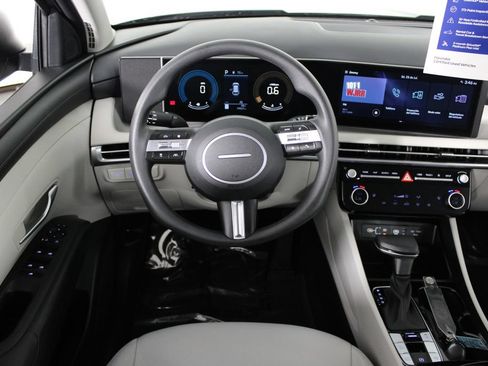 Certified 2025 Hyundai Tucson SEL FWD image 8