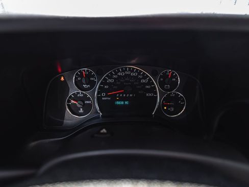 Used 2020 Chevrolet Express 3500 LT w/ LT Preferred Equipment Group RWD image 12