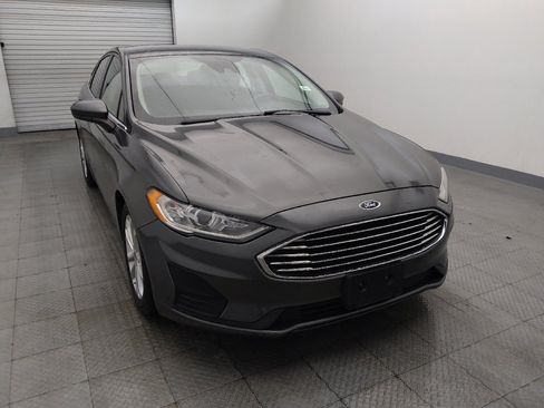 Used 2020 Ford Fusion SE FWD image 14