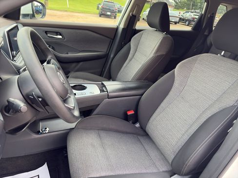 Used 2023 Nissan Rogue SV FWD image 8