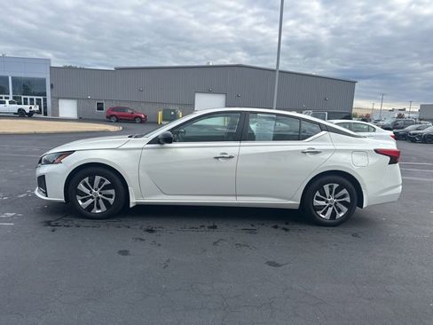 Used 2025 Nissan Altima 2.5 S image 4