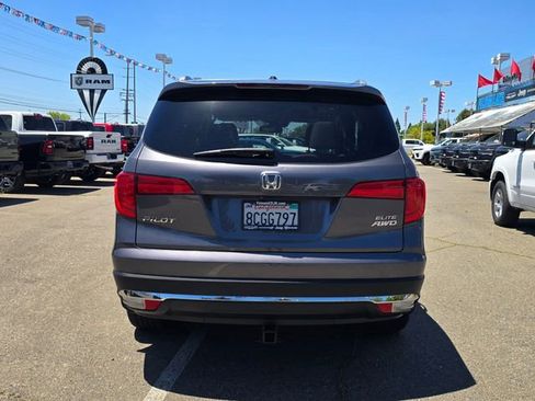 Used 2017 Honda Pilot Elite image 4