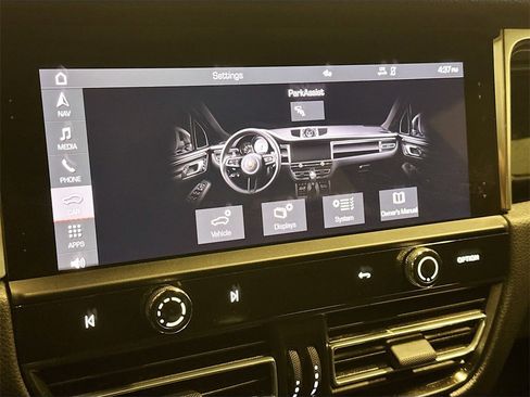 Used 2022 Porsche Macan image 17