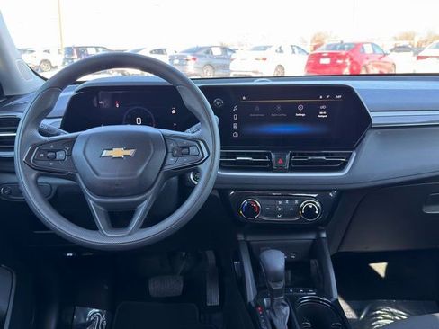 Used 2025 Chevrolet TrailBlazer LT image 23