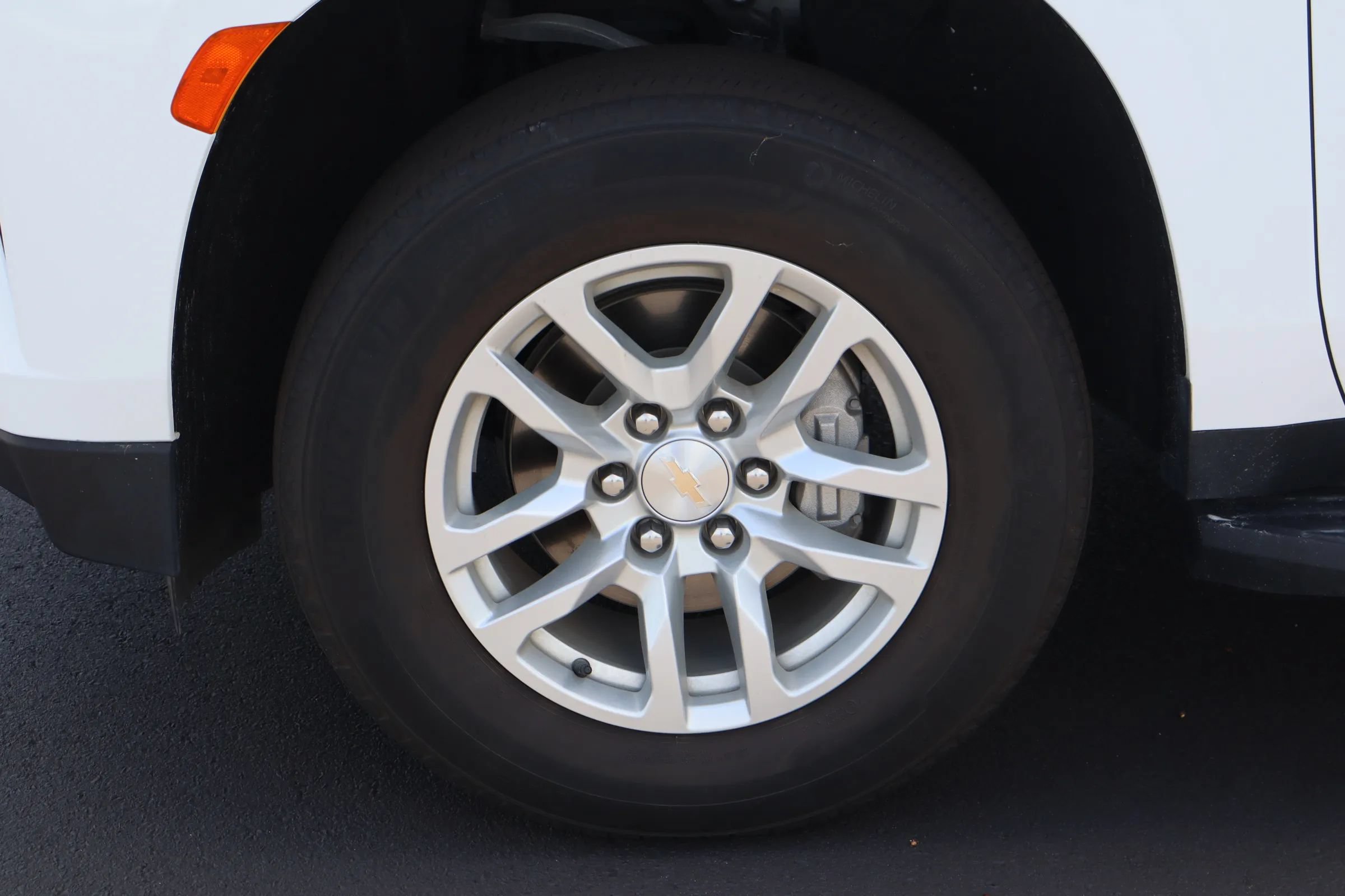 Used 2024 Chevrolet Tahoe LT RWD image 32