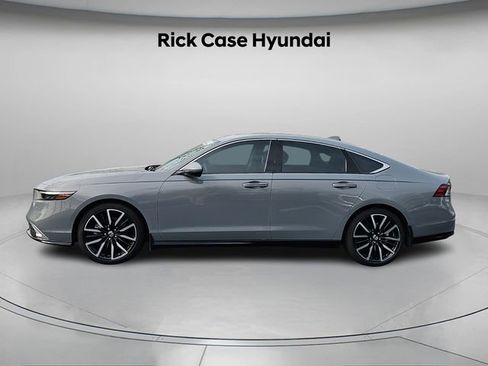 Used 2024 Honda Accord Touring image 3