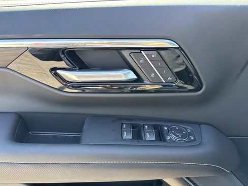 New 2026 Chevrolet Suburban Premier RWD image 43