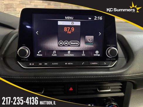 Certified 2025 Nissan Rogue SV image 21