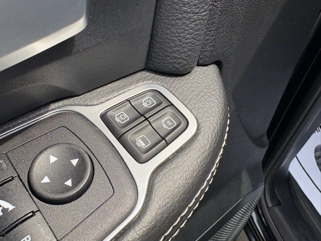 Used 2024 RAM 2500 Rebel AWD/4WD image 27