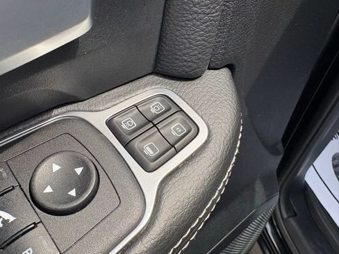 Used 2024 RAM 2500 Rebel AWD/4WD image 27