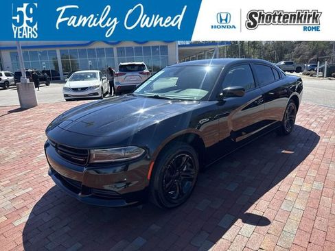 Used 2022 Dodge Charger SXT RWD image 1