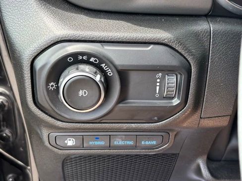 Used 2023 Jeep Wrangler Unlimited w/ Cold Weather Group AWD/4WD image 33