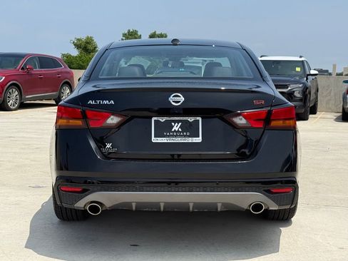 Used 2025 Nissan Altima 2.5 SR FWD image 8