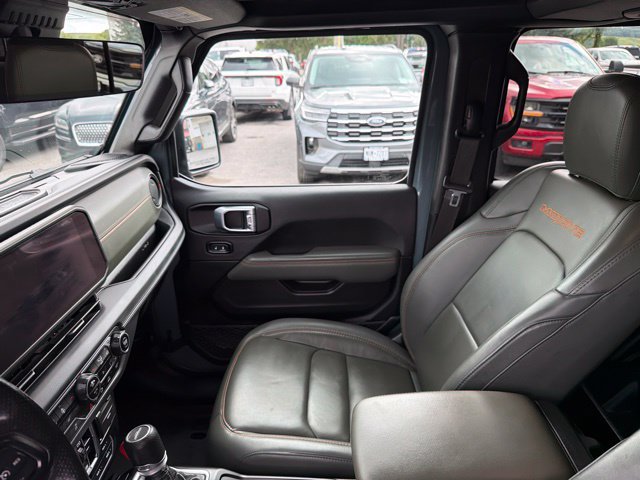 Used 2024 Jeep Gladiator Mojave AWD/4WD image 27