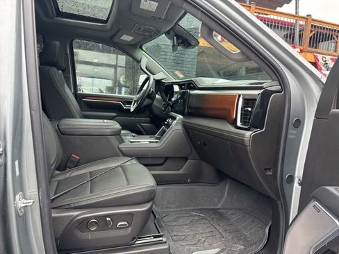 Used 2025 GMC Sierra 3500 Denali image 16
