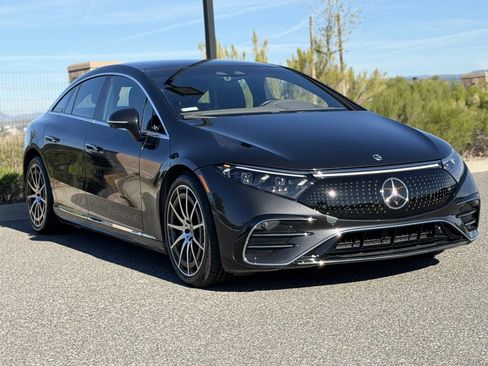 Used 2023 Mercedes-Benz EQS 580 4MATIC Sedan image 6
