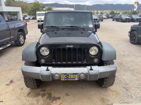 Used 2016 Jeep Wrangler Unlimited Sport AWD/4WD image 3