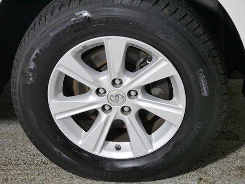 Used 2012 Toyota Highlander SE w/ Tow Pkg AWD/4WD image 15