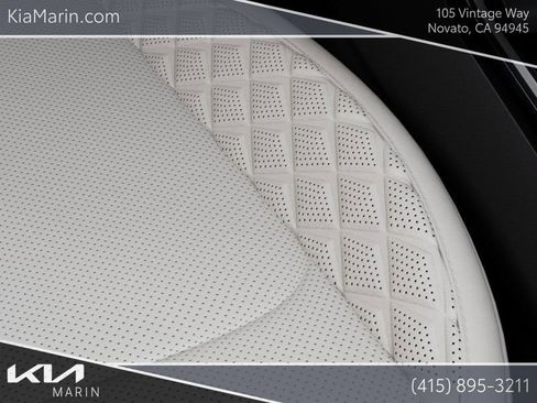 New 2025 Kia Sorento SX Prestige image 24