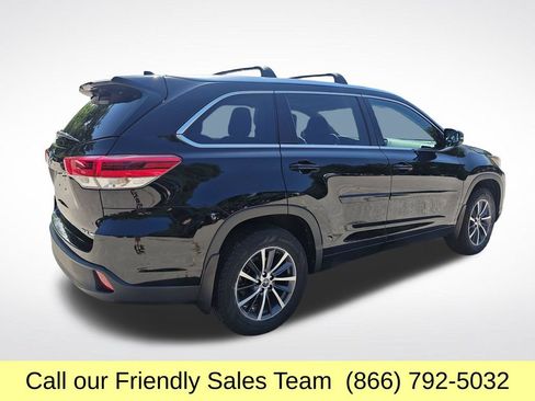 Used 2017 Toyota Highlander XLE AWD/4WD image 6