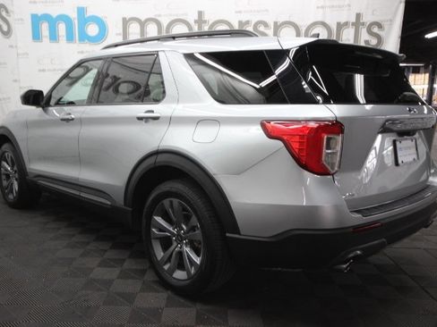 Used 2022 Ford Explorer XLT w/ Equipment Group 202A image 3