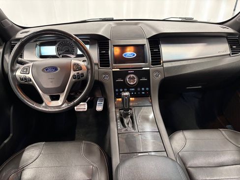 Used 2018 Ford Taurus SHO image 10