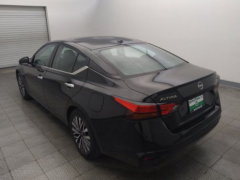Used 2024 Nissan Altima 2.5 SV FWD image 5
