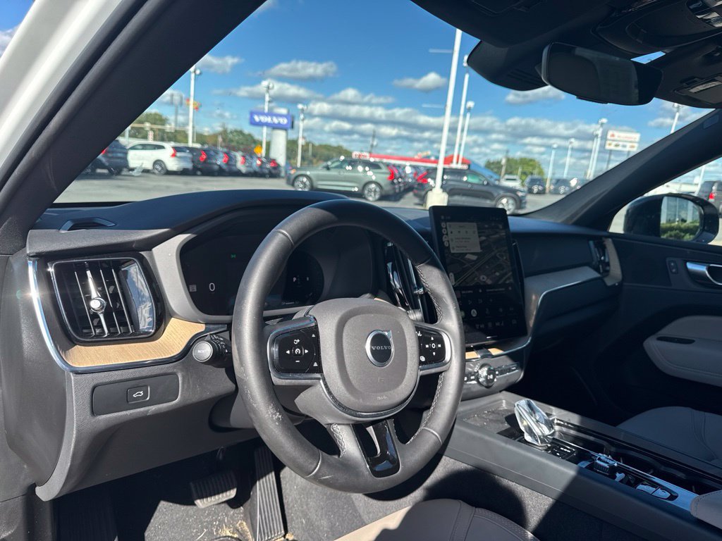 Used 2026 Volvo XC60 B5 Plus AWD/4WD image 10