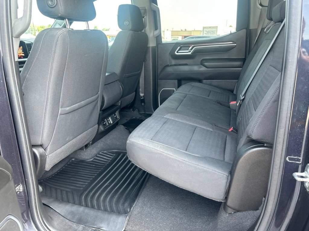 Used 2022 Chevrolet Silverado 1500 LT AWD/4WD image 12