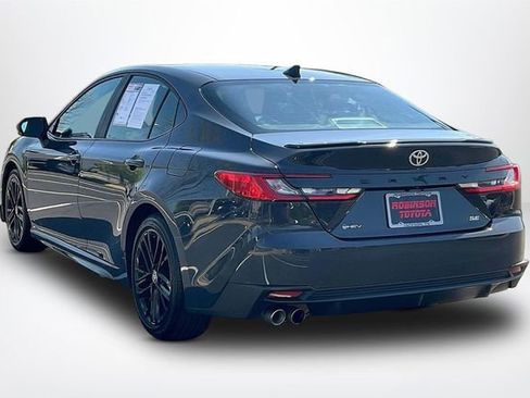 Used 2025 Toyota Camry SE image 12
