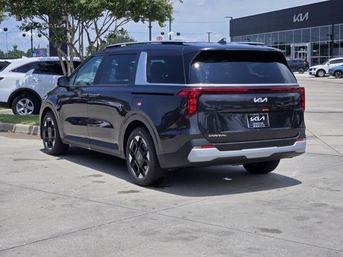 New 2026 Kia Carnival EX FWD image 3