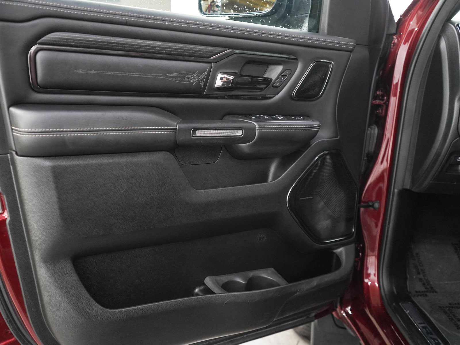 Used 2022 RAM 1500 Limited AWD/4WD image 17