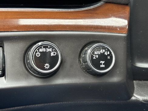 Used 2017 Cadillac Escalade ESV Premium Luxury AWD/4WD image 31
