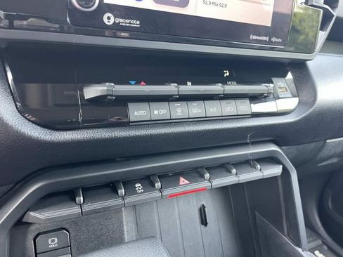 Used 2023 Toyota Tundra SR5 w/ SR5 Convenience Package AWD/4WD image 39