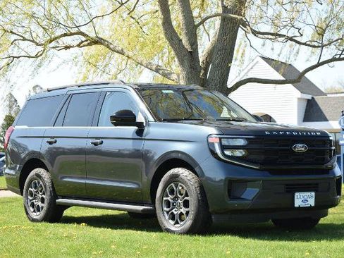 Certified 2025 Ford Expedition Active AWD/4WD image 1