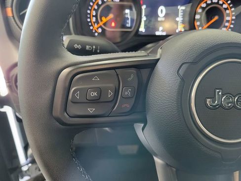 Used 2025 Jeep Gladiator Mojave w/ Safety Group image 26