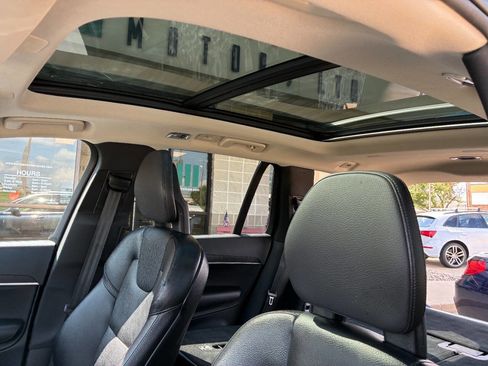 Used 2020 Volvo XC90 T6 Momentum image 10