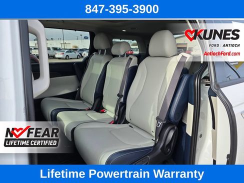 Used 2025 Kia Carnival SX Prestige FWD image 22