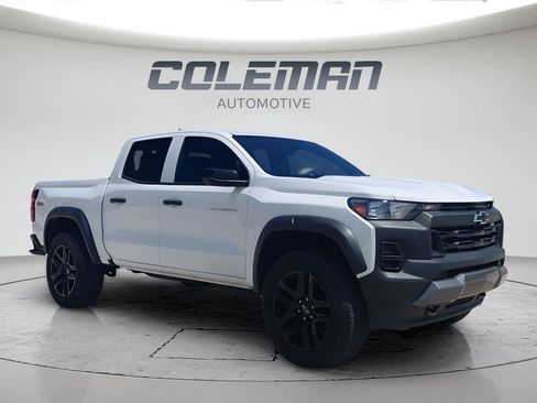 Used 2024 Chevrolet Colorado Trail Boss AWD/4WD image 7