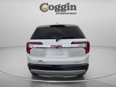 Used 2023 GMC Acadia SLT w/ Technology Package image 3