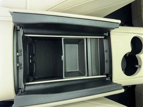 Used 2025 Mercedes-Benz GLS 450 4MATIC w/ AMG Line Exterior image 34