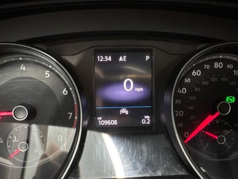 Used 2020 Volkswagen Atlas Cross Sport SE AWD/4WD image 34