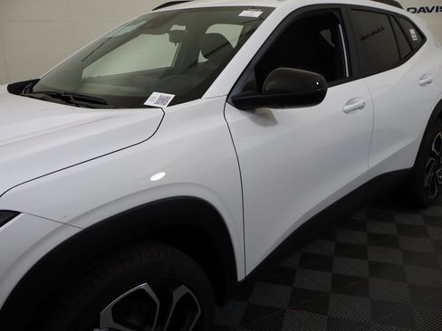 New 2026 Chevrolet Trax RS w/ Sunroof Package FWD image 13