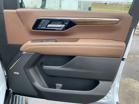 New 2026 Chevrolet Suburban High Country image 25