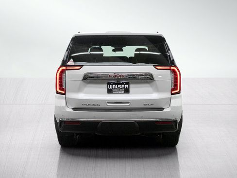 Used 2024 GMC Yukon SLT w/ SLT Luxury Package AWD/4WD image 4