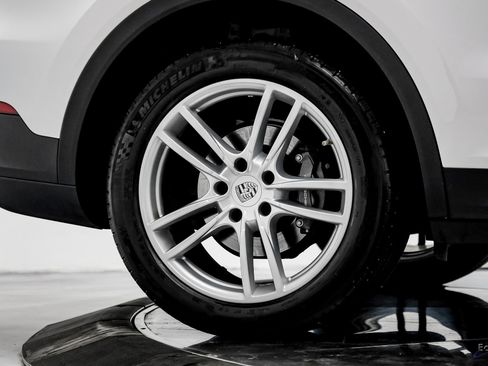 Used 2023 Porsche Cayenne image 79