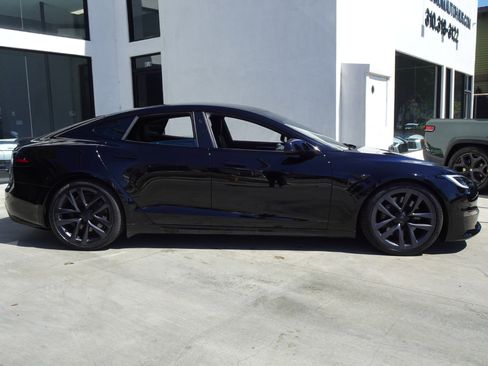 Used 2022 Tesla Model S Plaid image 7