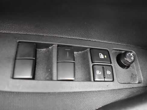 Used 2025 Toyota Corolla LE image 20