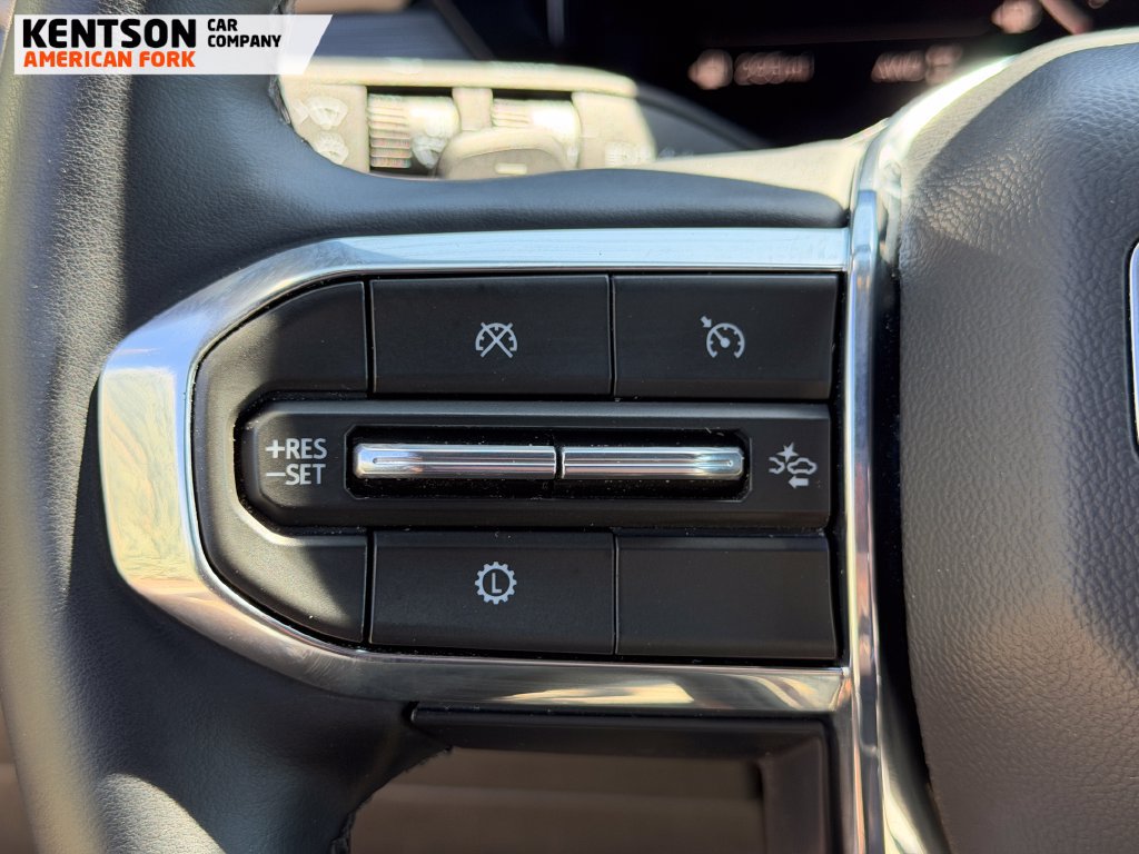 Used 2026 GMC Acadia Elevation w/ Elevation Premium Package AWD/4WD image 16