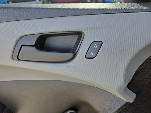 Used 2020 Chevrolet Sonic LT image 35